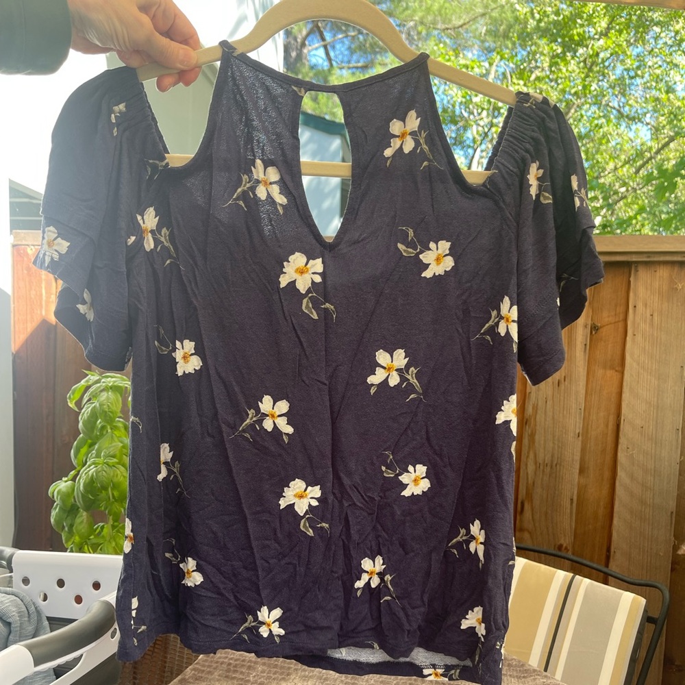 American Eagle Cold Shoulder Top